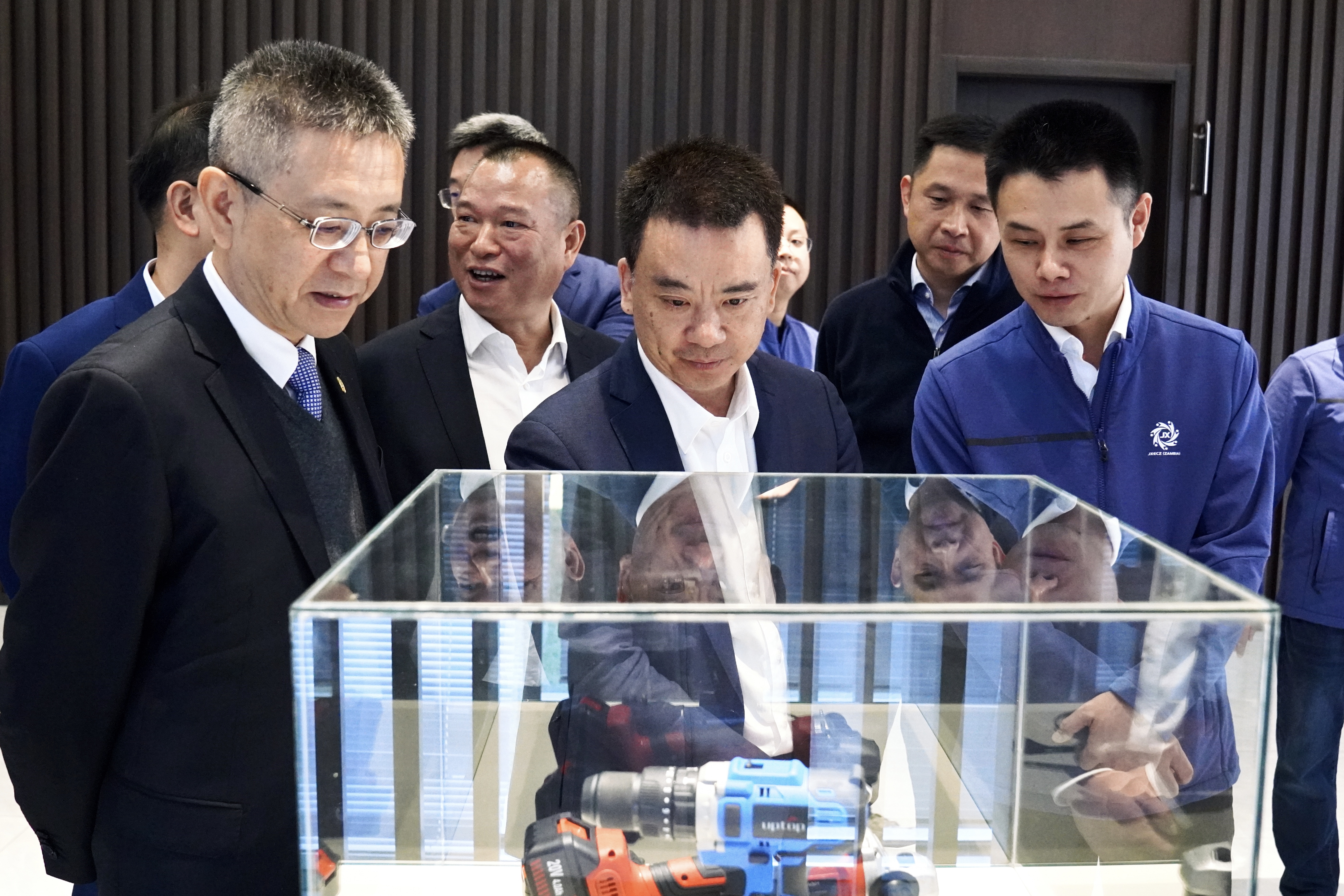 k8凯发赢家一触即发
