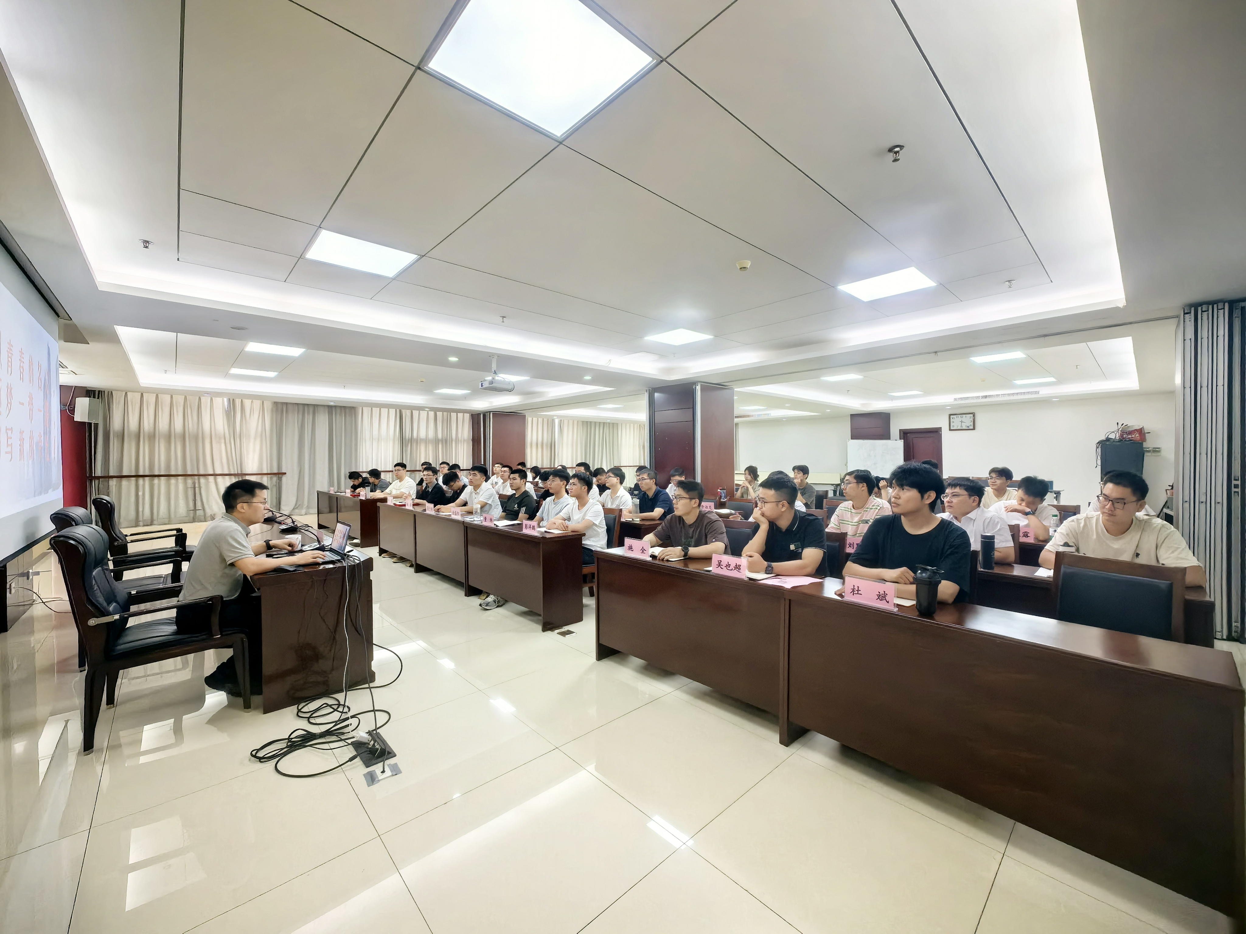 k8凯发赢家一触即发